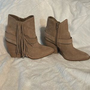 Gianni Bini Leather cream, half boots